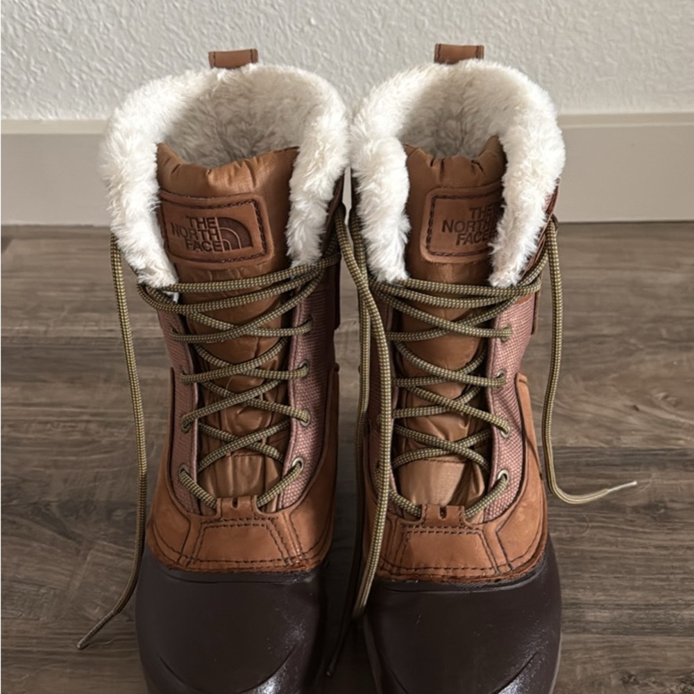The North Face Women's Brown and Cream Winter Boots